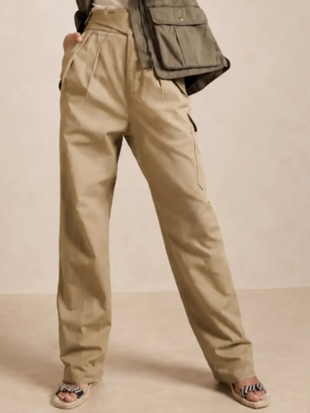 Banana Republic Heritage Explorer Pant Utilitarian Khaki Women Size 10 High Rise